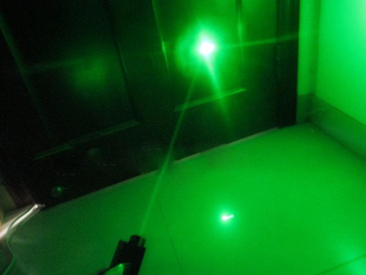 大功率绿光激光器器件技术研究